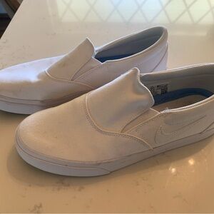 Men’s Nike white slides size 10.5